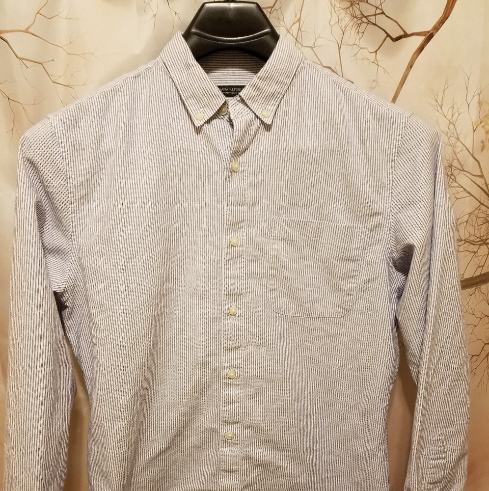 Mens Banana Republic shirt Medium